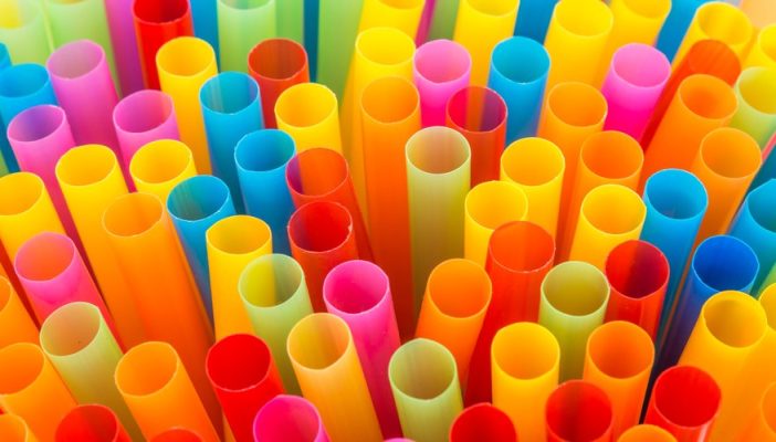 Colorful plastic straws made with Mega Plast's masterbatches, demonstrating their versatility in everyday products