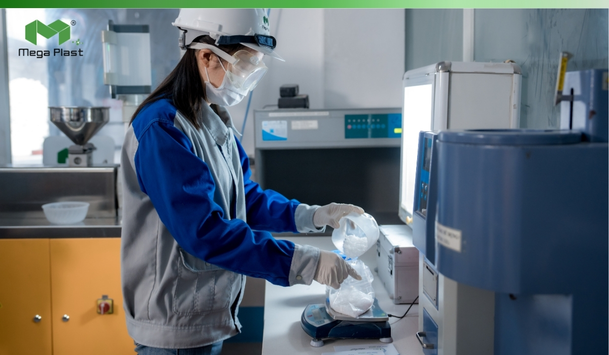 PE Filler Masterbatch moisture and whiteness testing in Mega Plast QC lab